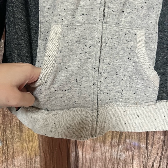 Calvin Klein sweatshirt - Picture 3 of 6